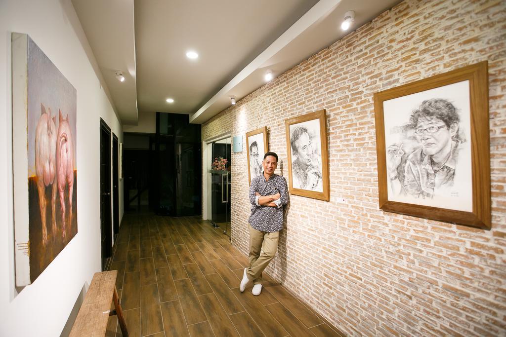 Third Rock Hostel Bangkok Bagian luar foto