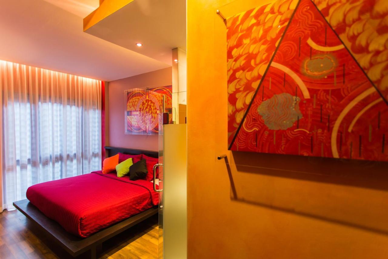 Third Rock Hostel Bangkok Bagian luar foto